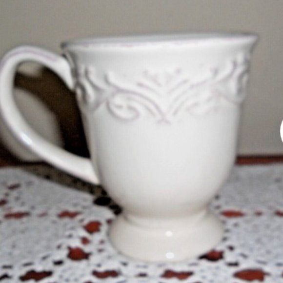 Bundle 2 Chris Madden Corvella Ivory Mugs w/Raised Pattern 4 1/2" Tall - Picture 1 of 6